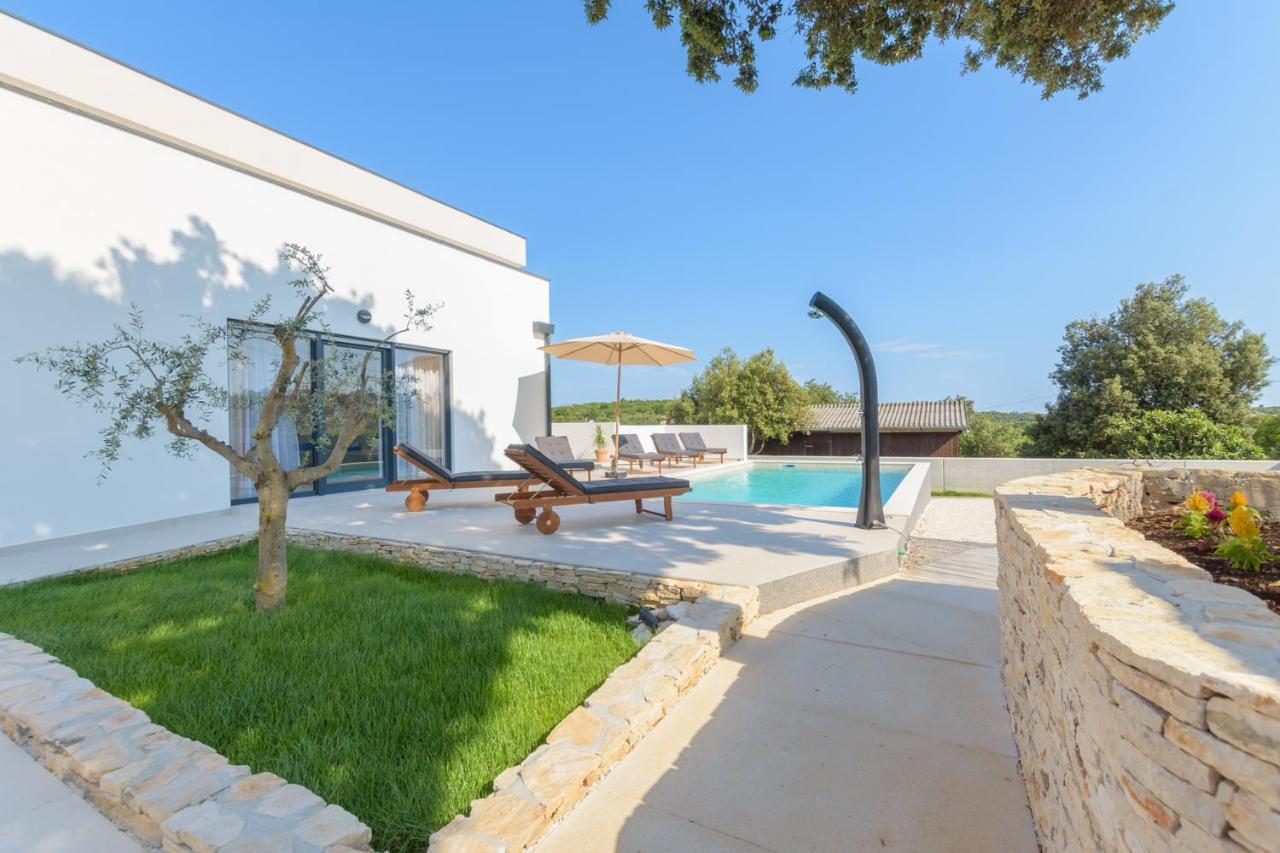 Vila Hana Pula Exterior photo